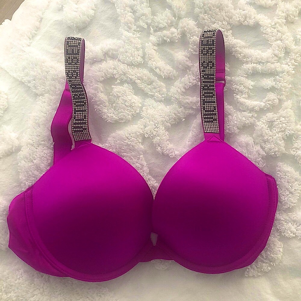 NWOT Victoria’s Secret VERY SEXY Shine Strap Bra